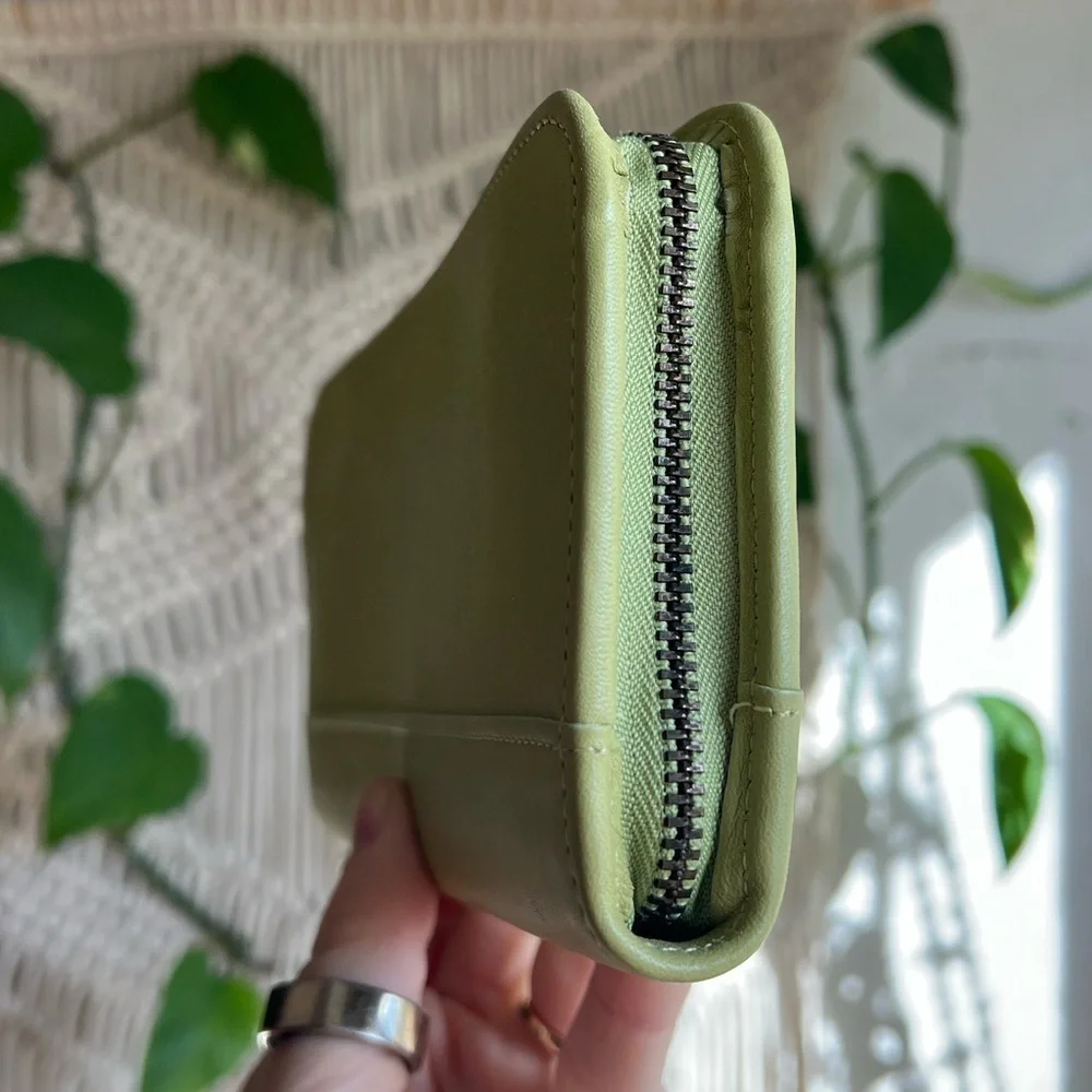 Vintage Coach Zip Around Wallet Lime Green Leather Long Wallet Authenticated
